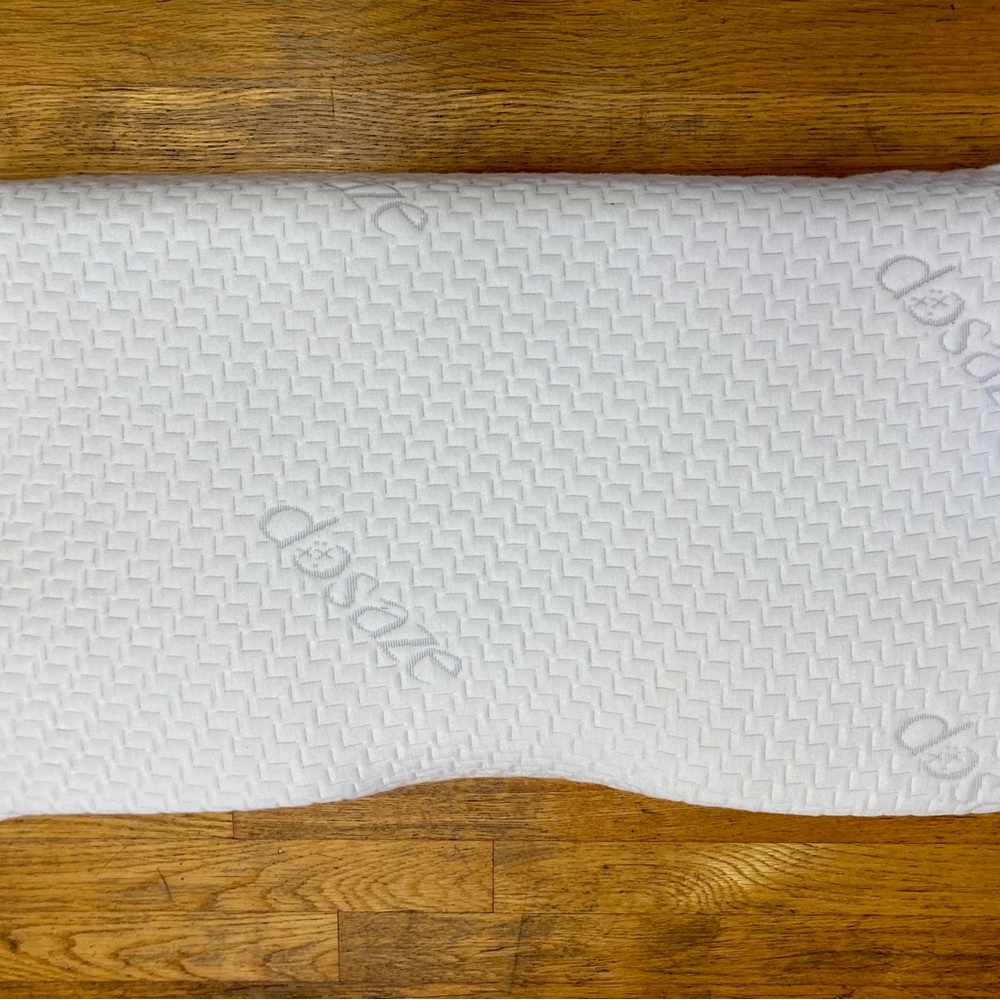 Dosaze Contoured Orthopedic Pillow NEW